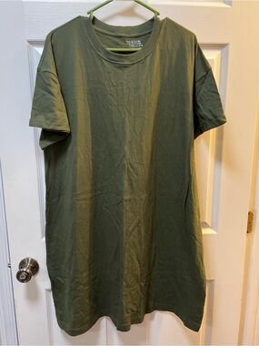 Time and Tru Women’s Olive T-Shirt Dress. Size XL.